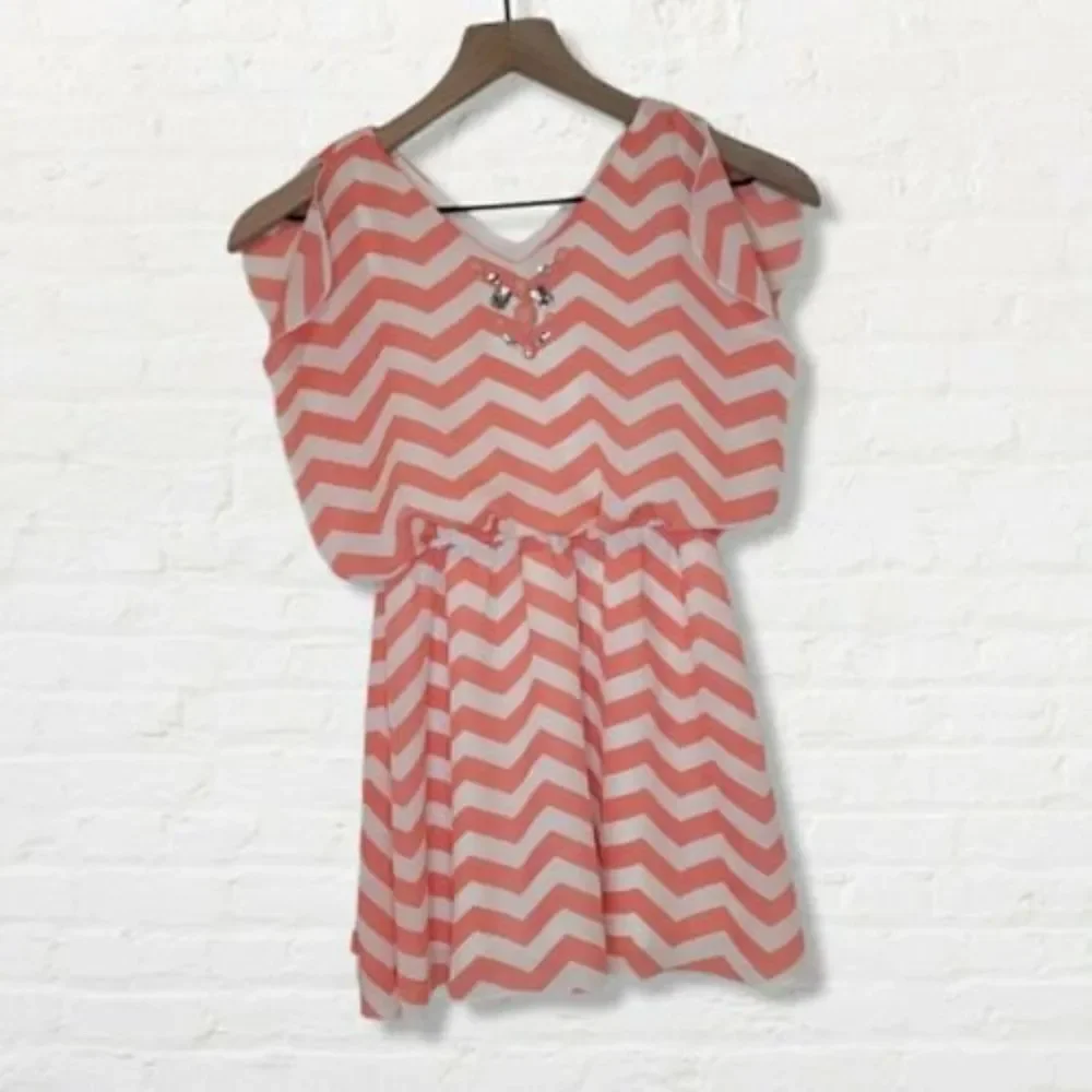 Speechless Dress Peach and White Chevron Girls Size Small Split Sleeve